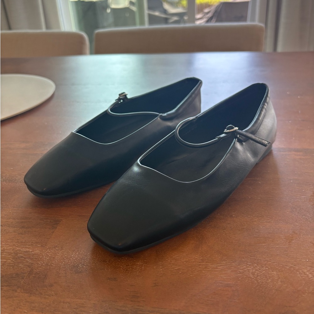 Women’s peche Judi Black Square-Toe Ballet Flats